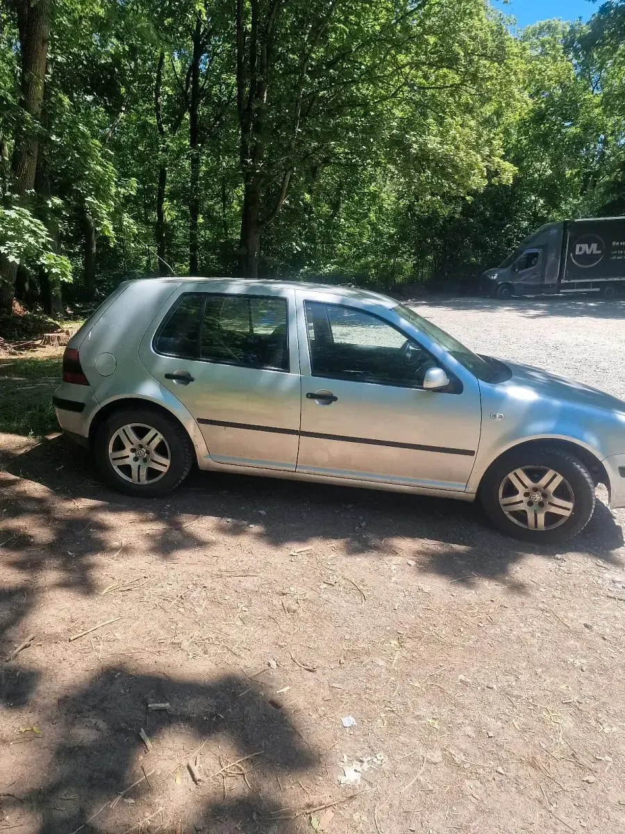 Gebraucht VW Golf IV 105 PS (77 kW) 2001 Kleinwagen