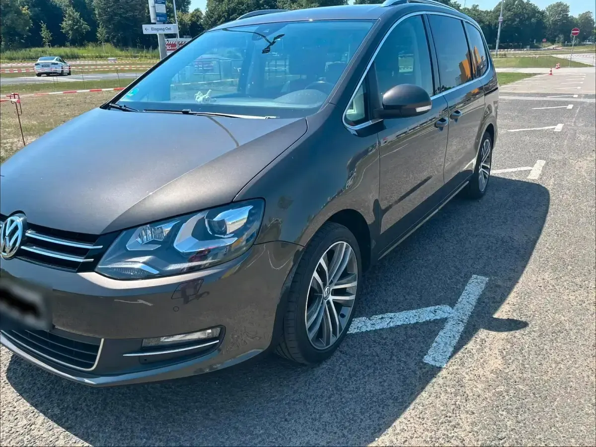 Gebraucht VW Sharan 177 PS (130 kW) 2014 Braun Van / Kleinbus