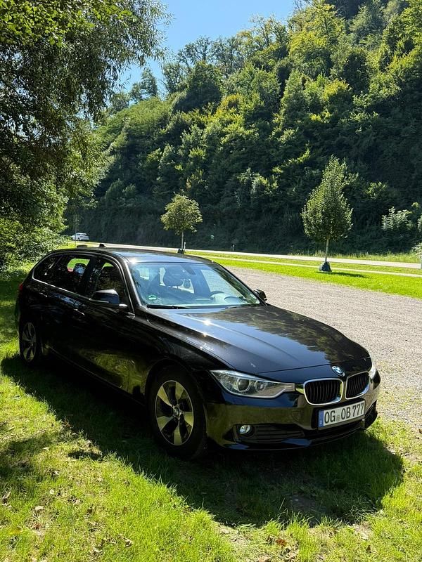 Schwarz Gebraucht 2014 BMW 316 Limousine | 10.100 € (Guter Preis) - Bild 1/4