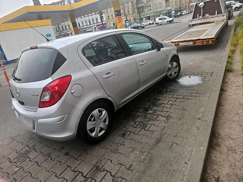 Gebraucht Opel Corsa 79 PS (58 kW) 2010 Gold Kleinwagen
