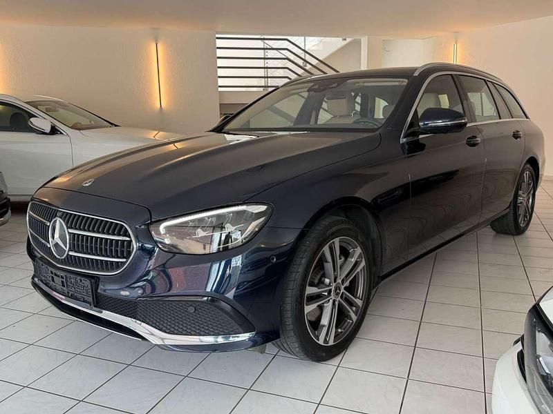 Gebraucht Mercedes E220 200 PS (147 kW) 2022 Blau Kombi