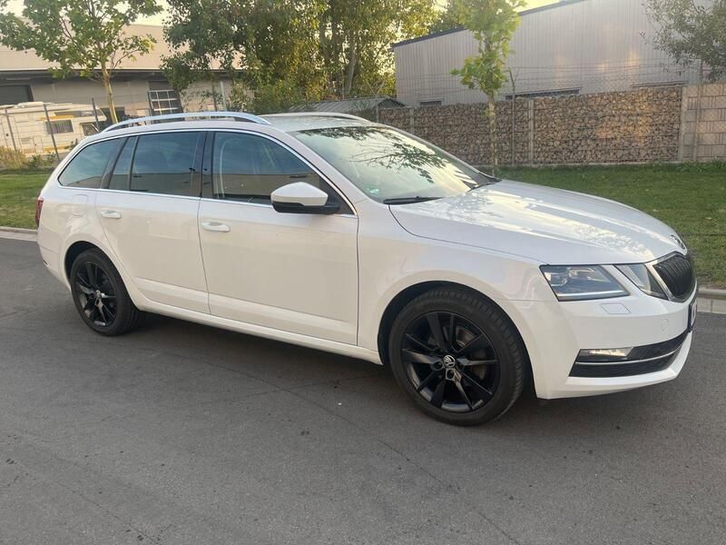 Weiß Gebraucht 2020 Skoda Octavia Premium Edition Kombi | 13.800 € (Guter Preis) - Bild 1/4