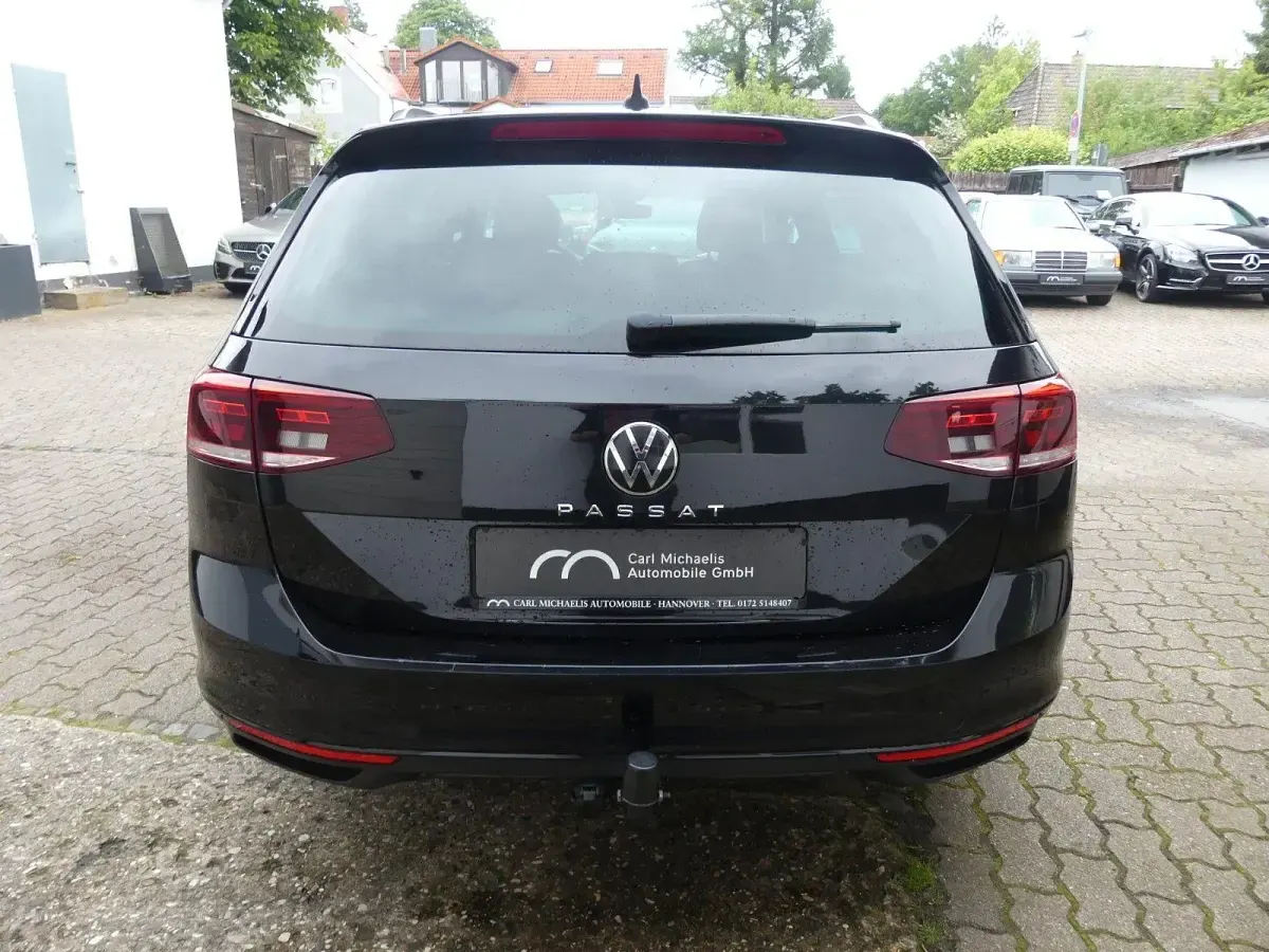 Gebraucht VW Passat 122 PS (89 kW) 2020 Schwarz Kombi