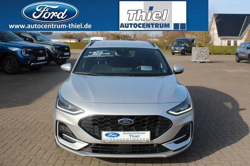 Gebraucht Ford Focus ST-Line X 116 PS (85 kW) 2025 Silber Limousine