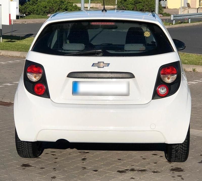 Second-hand Chevrolet Aveo 69 CP (50 kW) 2013 Alb Hatchback