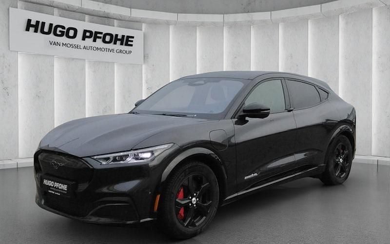 Grau Gebraucht 2022 Ford Mustang Mach-E Premium SUV | 31.890 € (Fairer Preis) - Bild 1/4