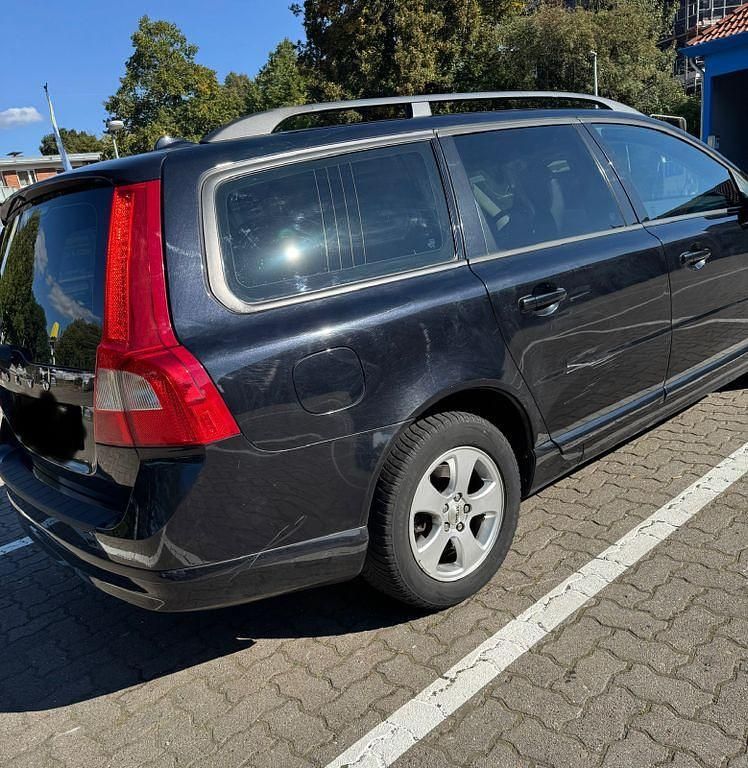 Gebraucht Volvo V70 Momentum 185 PS (136 kW) 2009 Schwarz Kombi