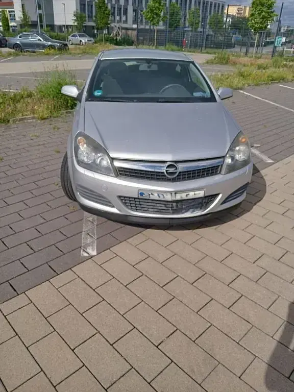 Gebraucht Opel Astra GTC Selection 90 PS (66 kW) 2009 Silber Limousine