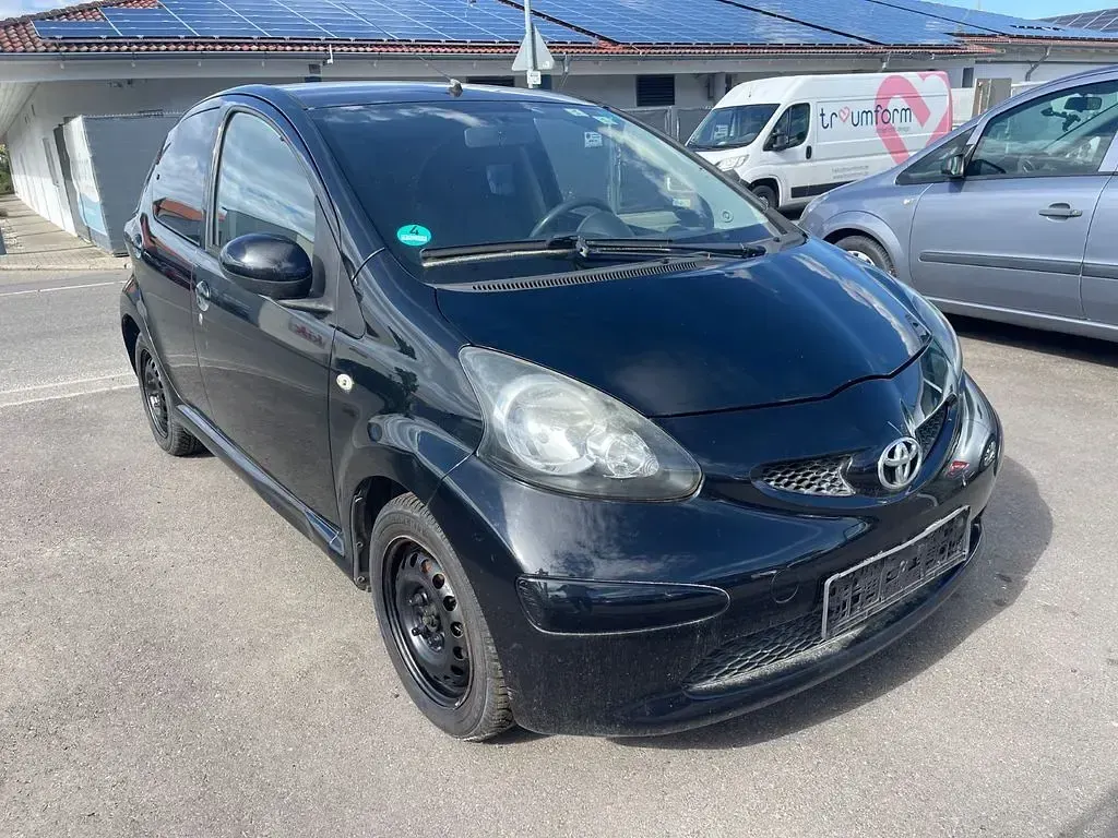 Gebraucht Toyota Aygo 68 PS (50 kW) 2006 Schwarz Kleinwagen