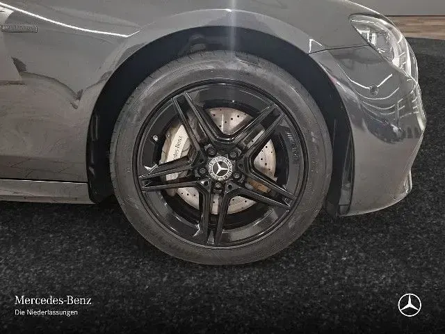 Gebraucht Mercedes E300 306 PS (225 kW) 2023
