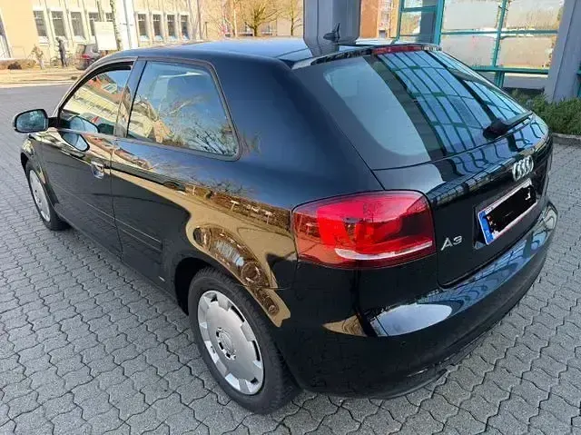 Używany Audi A3 Attraction 105 KM (77 kW) 2012 Czarny Hatchback