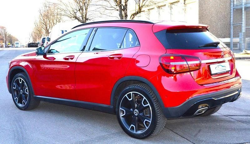 Gebraucht Mercedes GLA220 184 PS (135 kW) 2020 Rot SUV