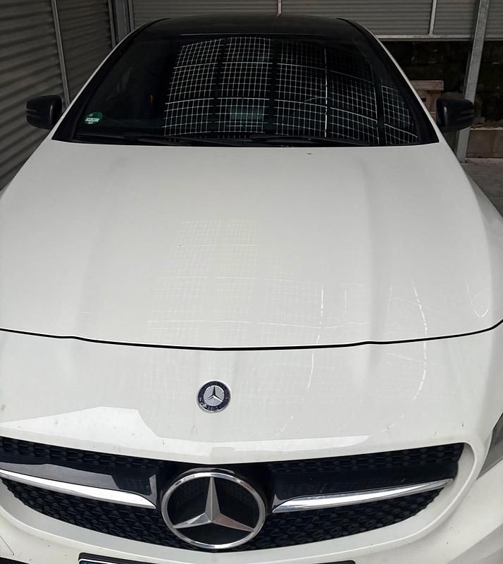 Weiß Gebraucht 2014 Mercedes CLA200 Night Coupé | 13.400 € (Fairer Preis) - Bild 1/4