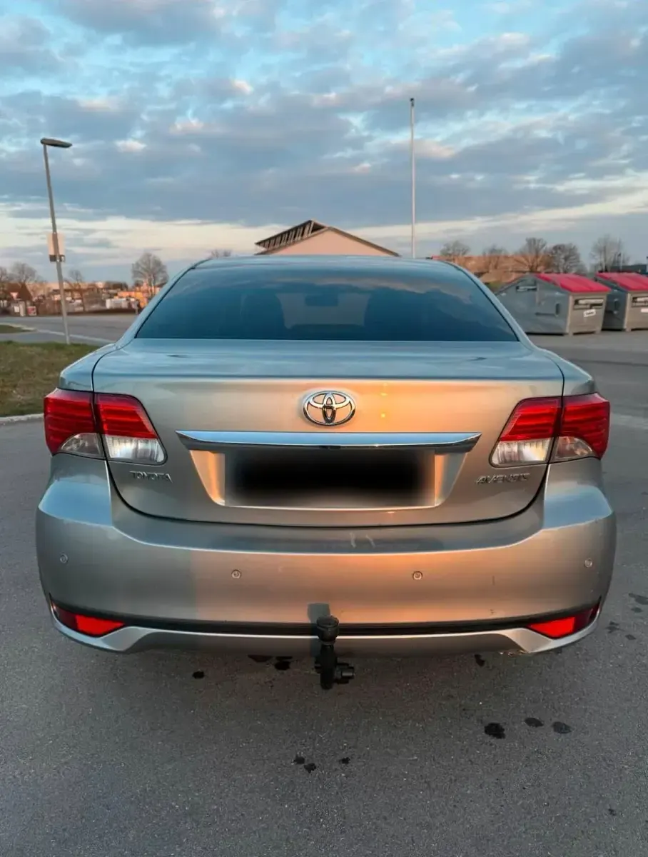 Gebraucht Toyota Avensis T2 124 PS (91 kW) 2012 Grau Limousine