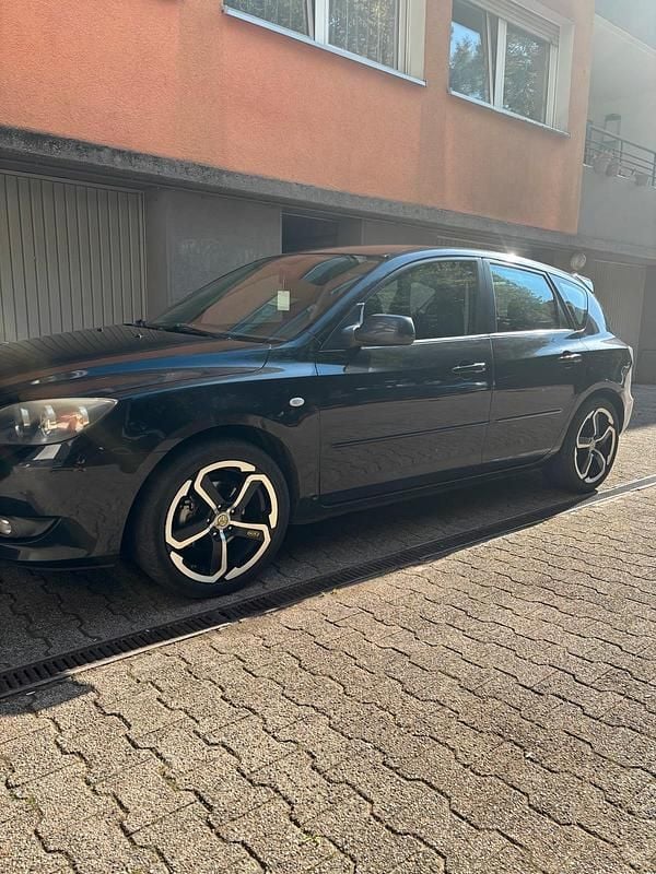 Schwarz Gebraucht 2006 Mazda 3 Comfort Limousine | 1.700 € (Fairer Preis) - Bild 1/4