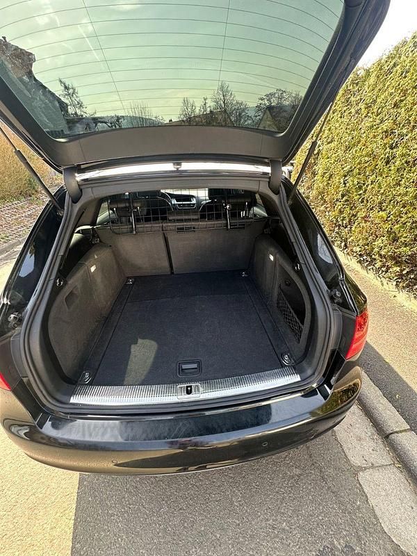 Gebraucht Audi A4 160 PS (117 kW) 2010 Schwarz Kombi