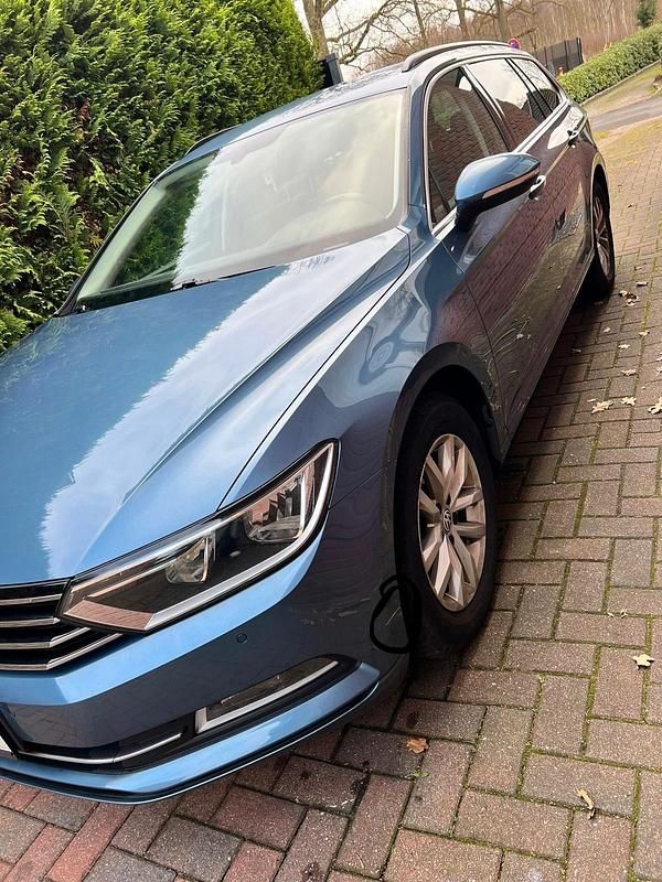 Second-hand VW Passat 150 CP (110 kW) 2015 Albastru Break