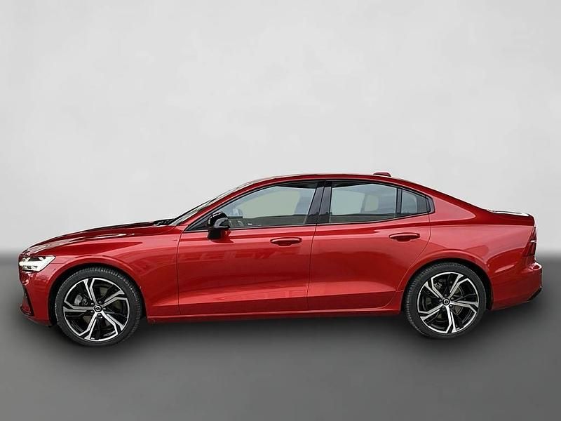 Gebraucht Volvo S60 Ultimate 250 PS (183 kW) 2023 Rot Limousine