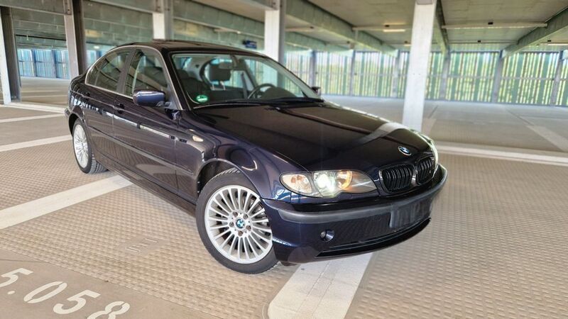 Blau Gebraucht 2002 BMW 320 Sport Line Limousine | 5.950 € (Fairer Preis) - Bild 1/4