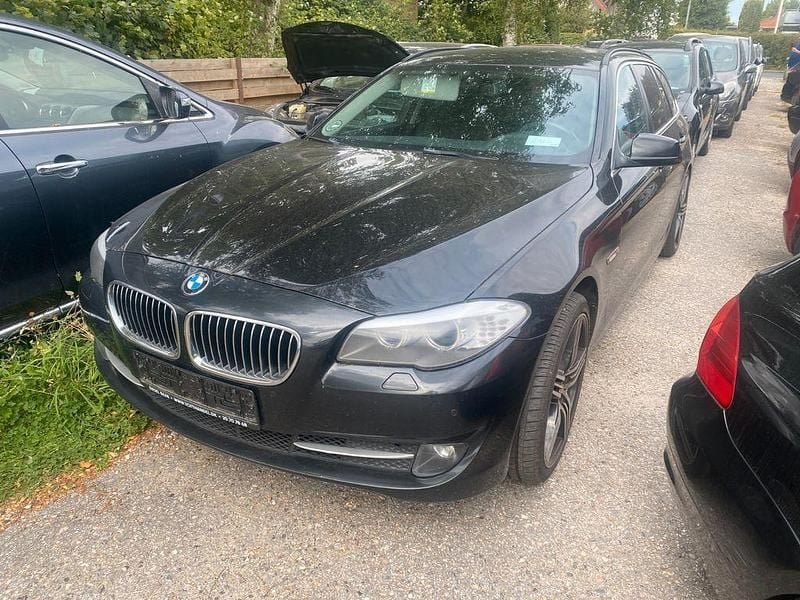 Schwarz Gebraucht 2011 BMW 525 Kombi | 5.300 € (Guter Preis) - Bild 1/4