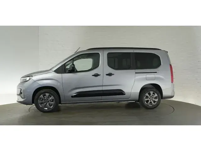 Neu Opel Combo Life 131 PS (96 kW) 2026 Grau Van / Kleinbus