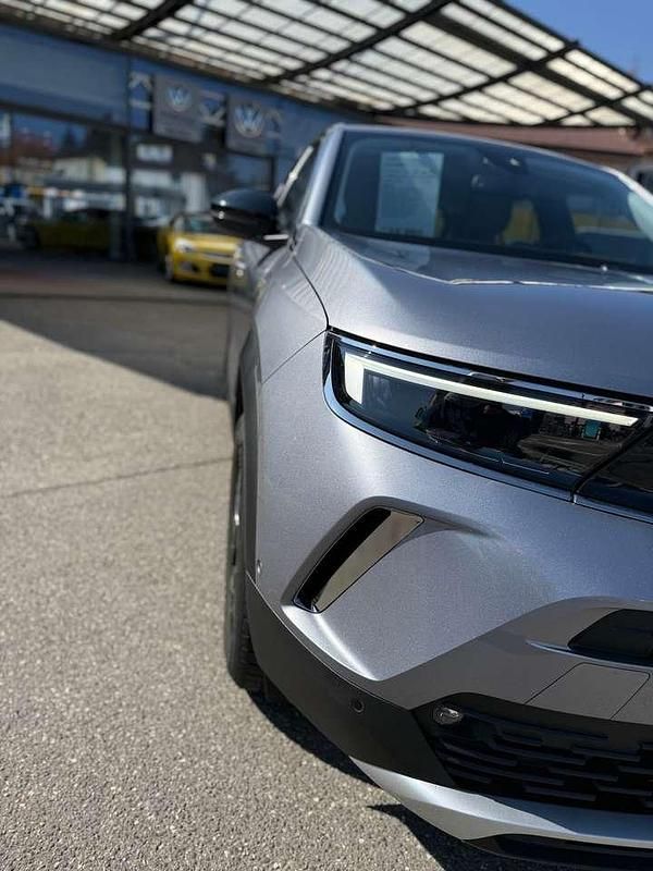 Gebraucht Opel Mokka Elegance 131 PS (96 kW) 2022 Quarz silber SUV