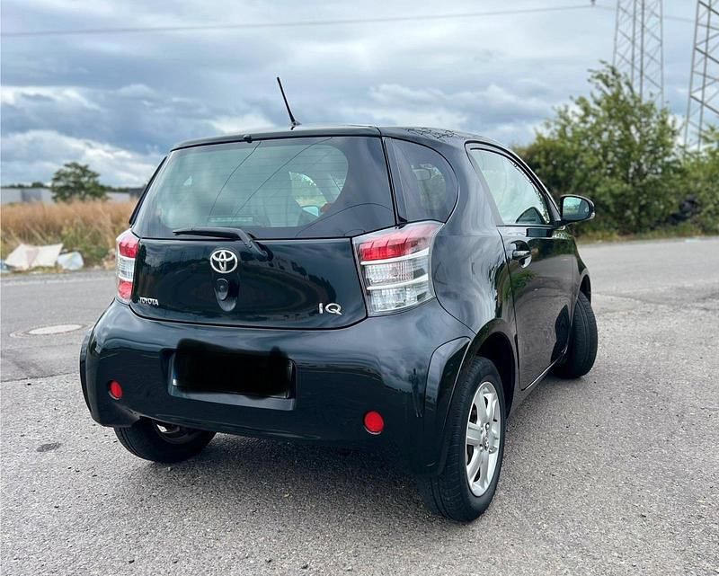 Schwarz Gebraucht 2009 Toyota iQ Kleinwagen | 4.900 € (Fairer Preis) - Bild 1/4