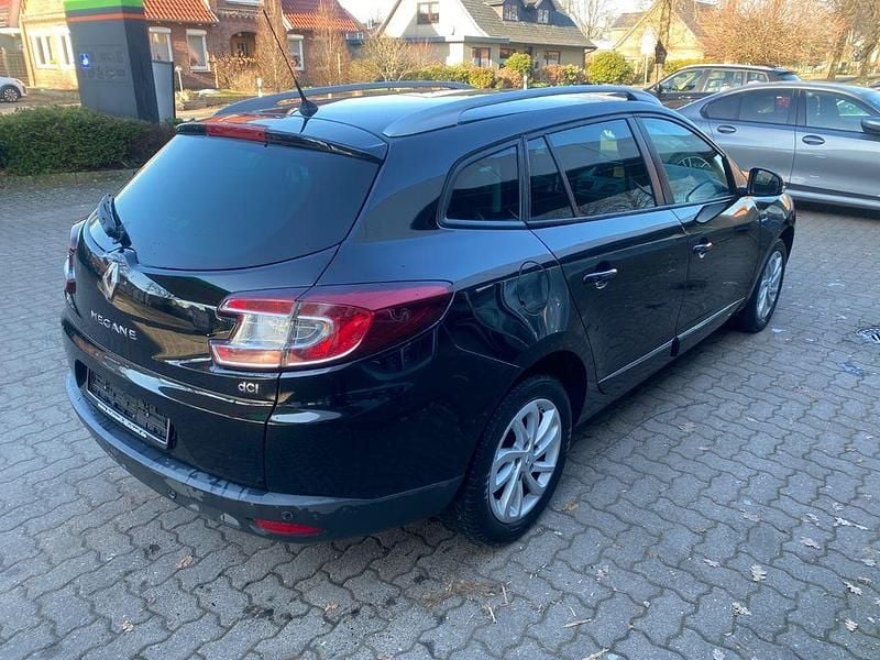 Gebraucht Renault Mégane III LIMITED 110 PS (80 kW) 2015 Schwarz Limousine