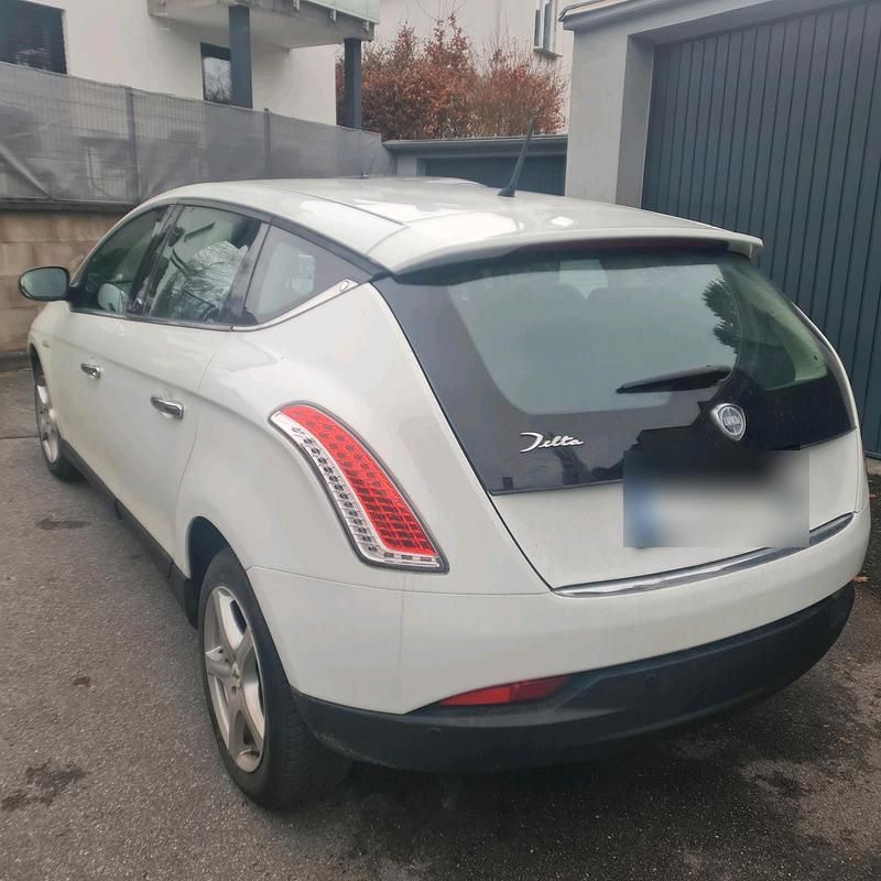Gebraucht Lancia Delta 120 PS (88 kW) 2011 Weiß Kleinwagen