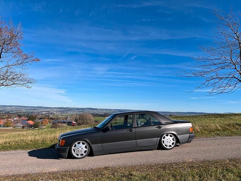Gebraucht Mercedes 190 109 PS (80 kW) 1992 Grau Limousine