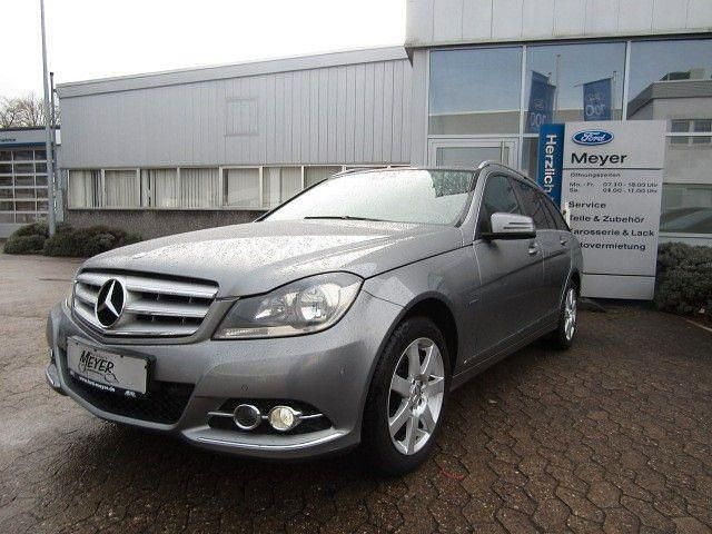Gebraucht Mercedes C180 156 PS (114 kW) 2011 Silber Limousine