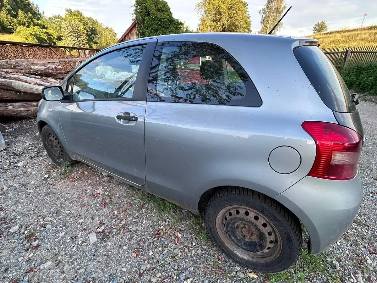 Gebraucht Toyota Yaris 55 PS (40 kW) 2008 Grau Kleinwagen