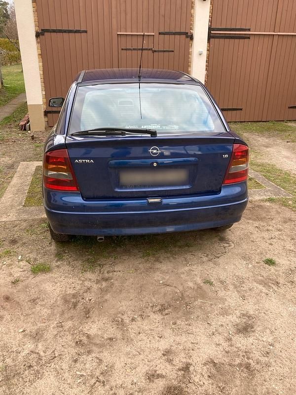 Gebraucht Opel Astra 84 PS (61 kW) 2004 Blau Limousine