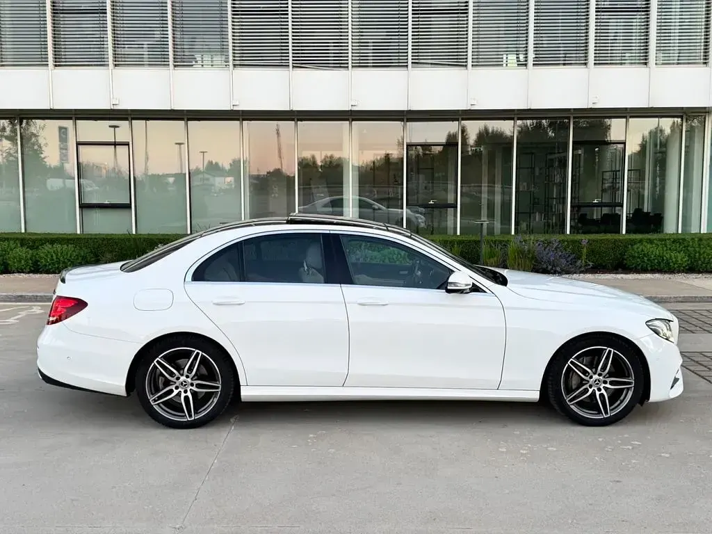 Gebraucht Mercedes E350 AMG line 258 PS (189 kW) 2017 Weiß Limousine