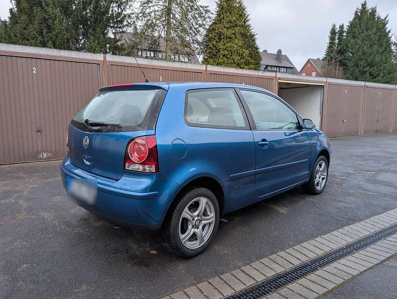 Gebraucht VW Polo Trendline 64 PS (47 kW) 2006 Blau Kleinwagen
