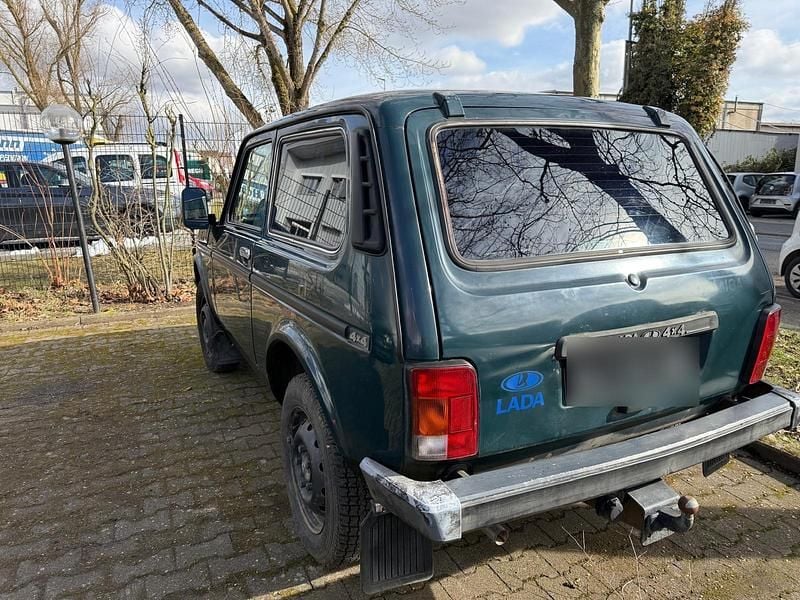 Gebraucht Lada niva 80 PS (58 kW) 2009 Grün SUV