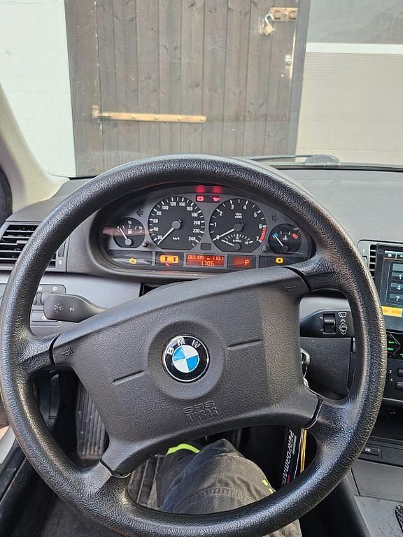 Gebraucht BMW 316 105 PS (77 kW) 2000 Silber Limousine