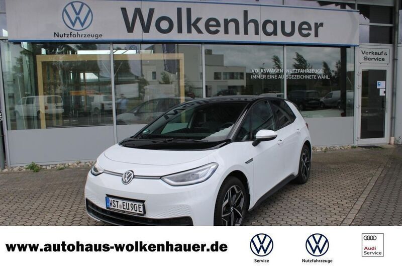 Gletscherweiß (metallic) Gebraucht 2023 VW ID.3 Pro Kleinwagen | 26.950 € (Guter Preis) - Bild 1/4