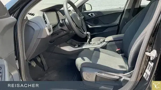 Gebraucht BMW 118 Advantage 140 PS (102 kW) 2023 Schwarz uni Kleinwagen