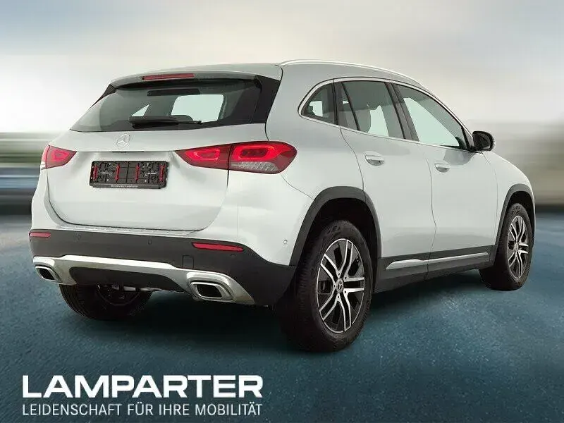 Gebraucht Mercedes GLA200 150 PS (110 kW) 2022 Silber SUV