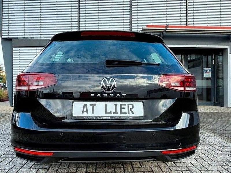 Gebraucht VW Passat Conceptline 150 PS (110 kW) 2022 Schwarz Kombi