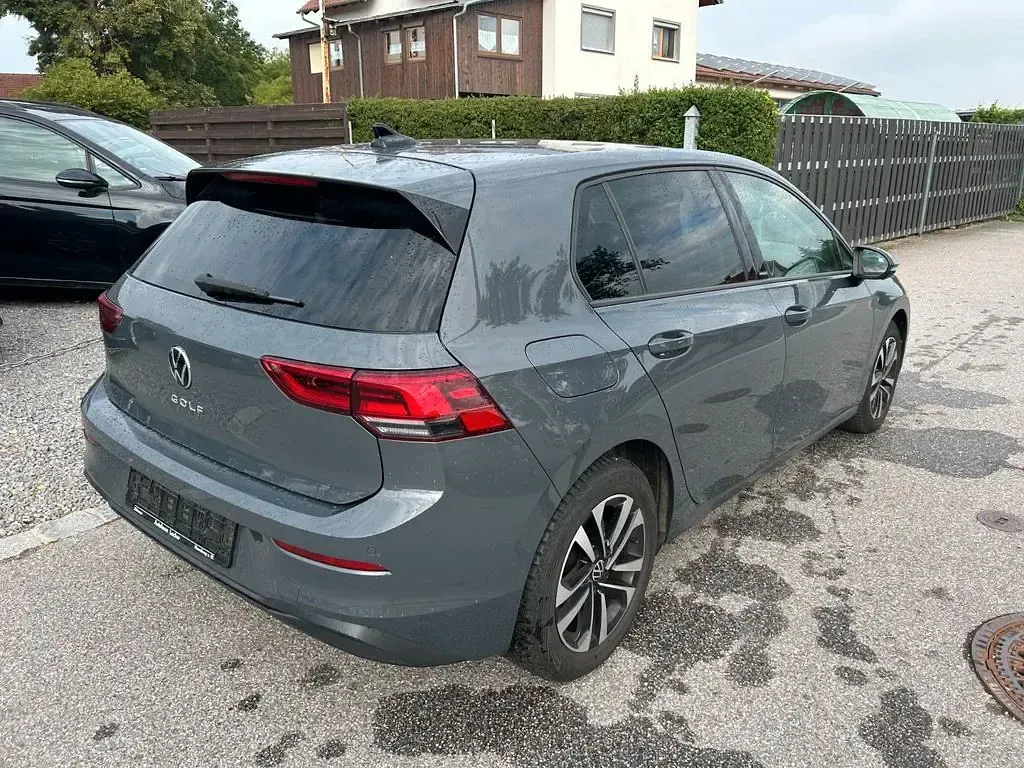 Gebraucht VW Golf VIII United 150 PS (110 kW) 2021 Grau Limousine
