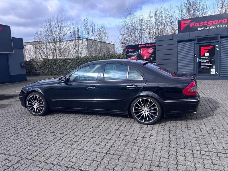 Gebraucht Mercedes E320 Elegance 224 PS (164 kW) 2007 Schwarz Limousine