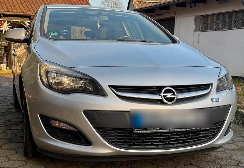 Gebraucht Opel Astra Active 87 PS (63 kW) 2013 Silber Limousine