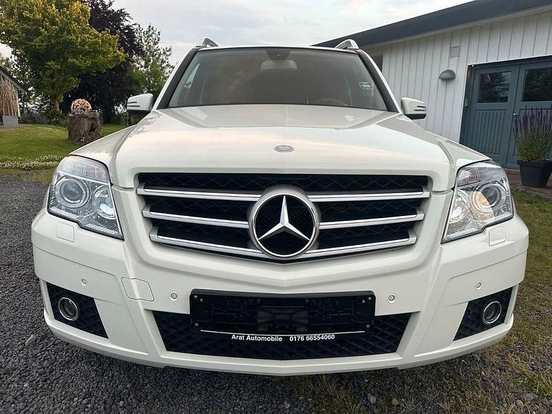 Weiß Gebraucht 2009 Mercedes GLK220 SUV | 7.999 € (Etwas zu teuer) - Bild 1/4