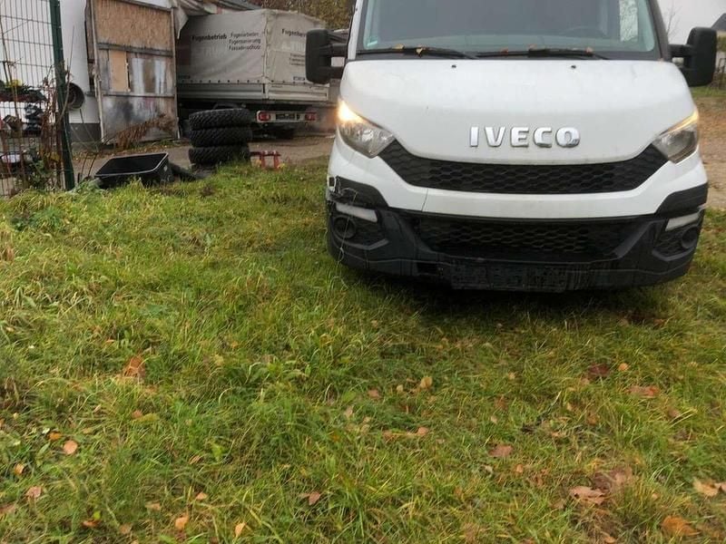 Gebraucht Iveco Daily 145 PS (106 kW) 2016 White ic 194 Van / Kleinbus