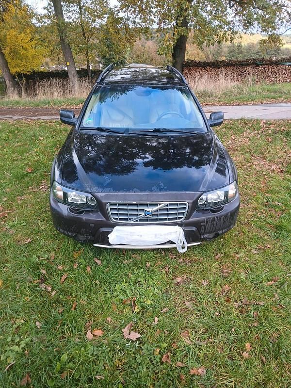 Schwarz Gebraucht 2003 Volvo XC70 Kombi | 2.950 € - Bild 1/4