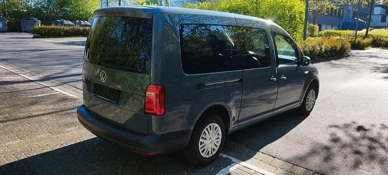 Usata VW Caddy 102 CV (75 kW) 2016 Grigio Monovolume