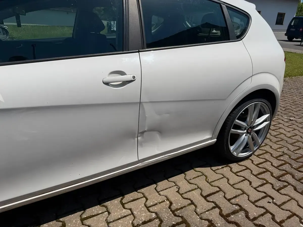 Gebraucht Seat Leon 105 PS (77 kW) 2012 Weiß Limousine