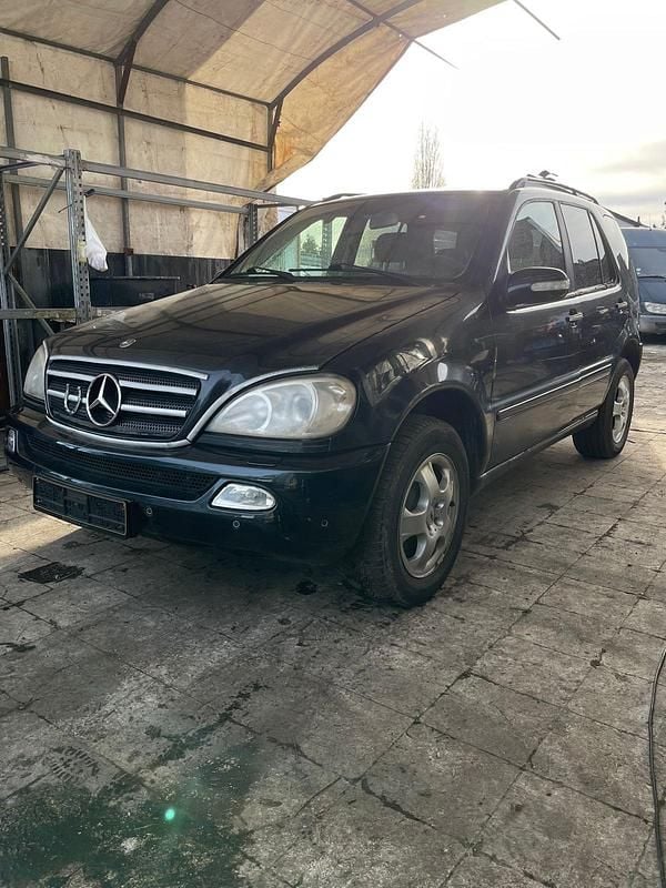Gebraucht Mercedes ML270 163 PS (119 kW) 2001 Blau SUV